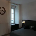 La Renaissance Hotel 2*