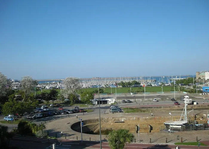 La Renaissance شيربوغ أون كوتننتين