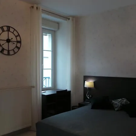 La Renaissance Hotel 2*