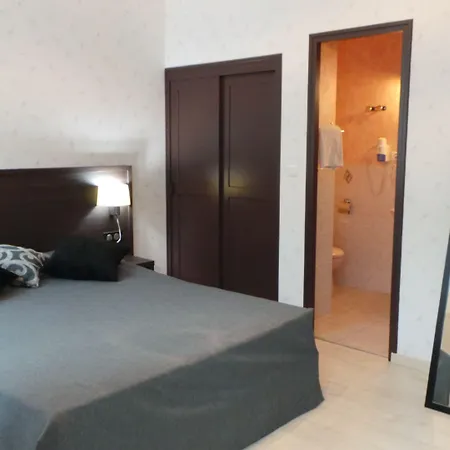 La Renaissance 2* Cherbourg-en-Cotentin