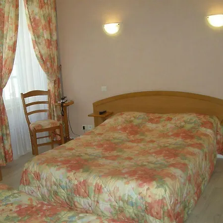 La Renaissance Hotel 2*