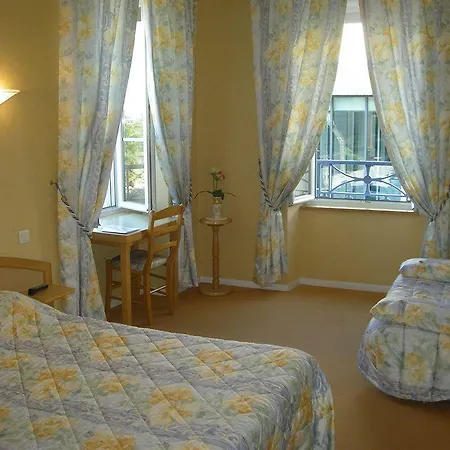 La Renaissance Hotel 2*