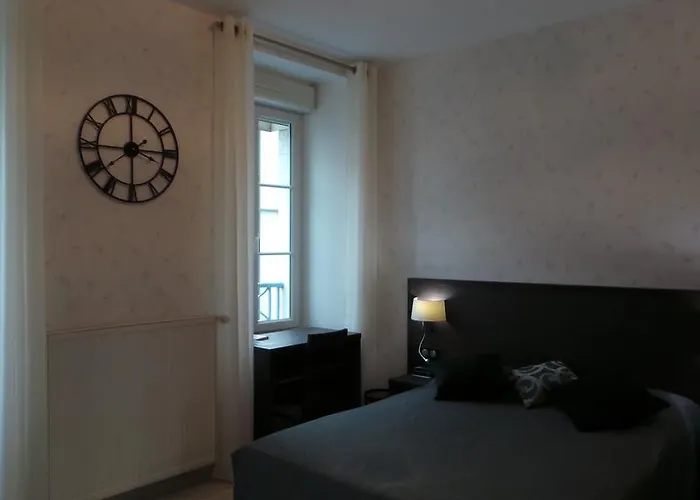 La Renaissance Hotel 2*