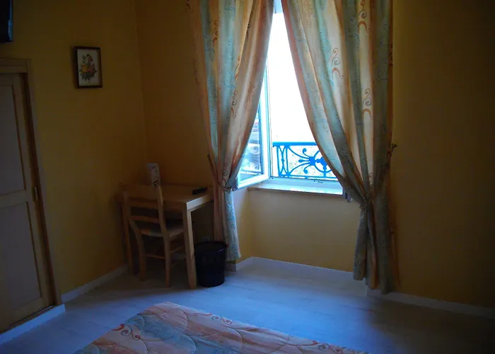 La Renaissance Hotel 2*