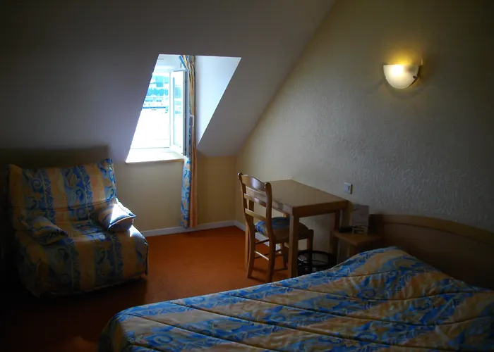 La Renaissance Hotel 2*