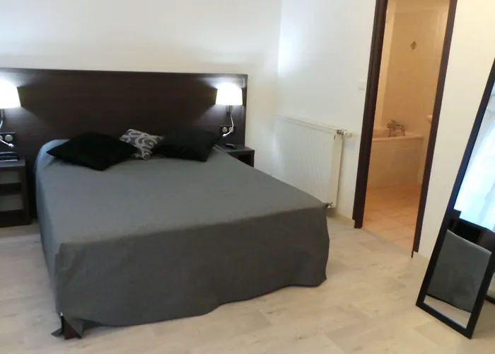 La Renaissance Hotel